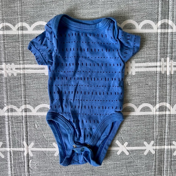 Set of seven newborn onesies - Picture 6 of 11
